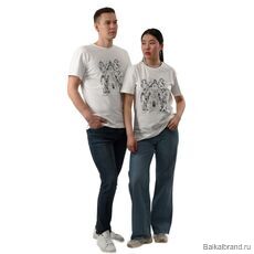 Модели в футболках от BaikalBrand, в полный рост, авторский принт